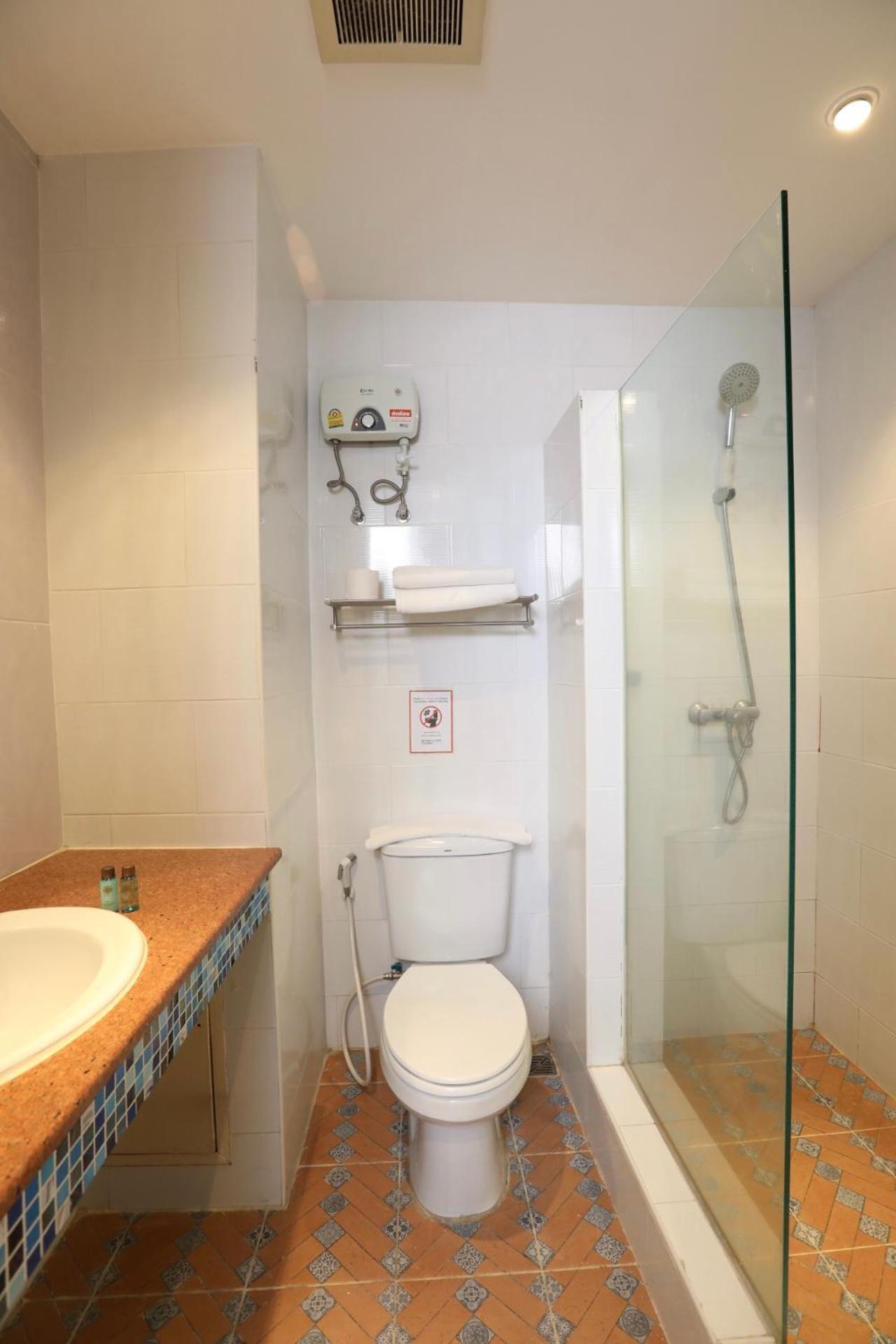 Studio F Sukhumvit กรุงเทพมหานคร ภายนอก รูปภาพ